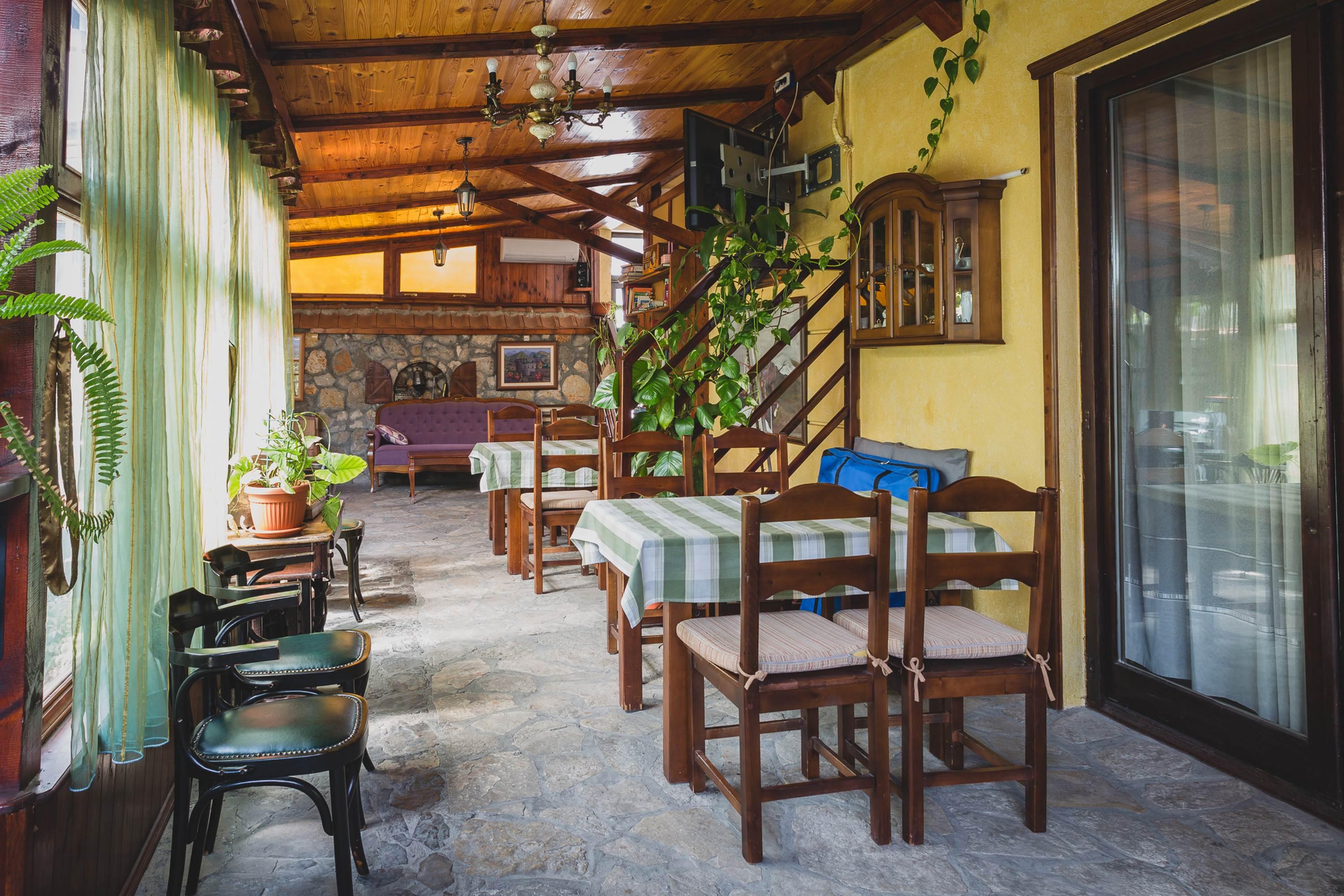 Hotel Ambiente Podgorica Buitenkant foto