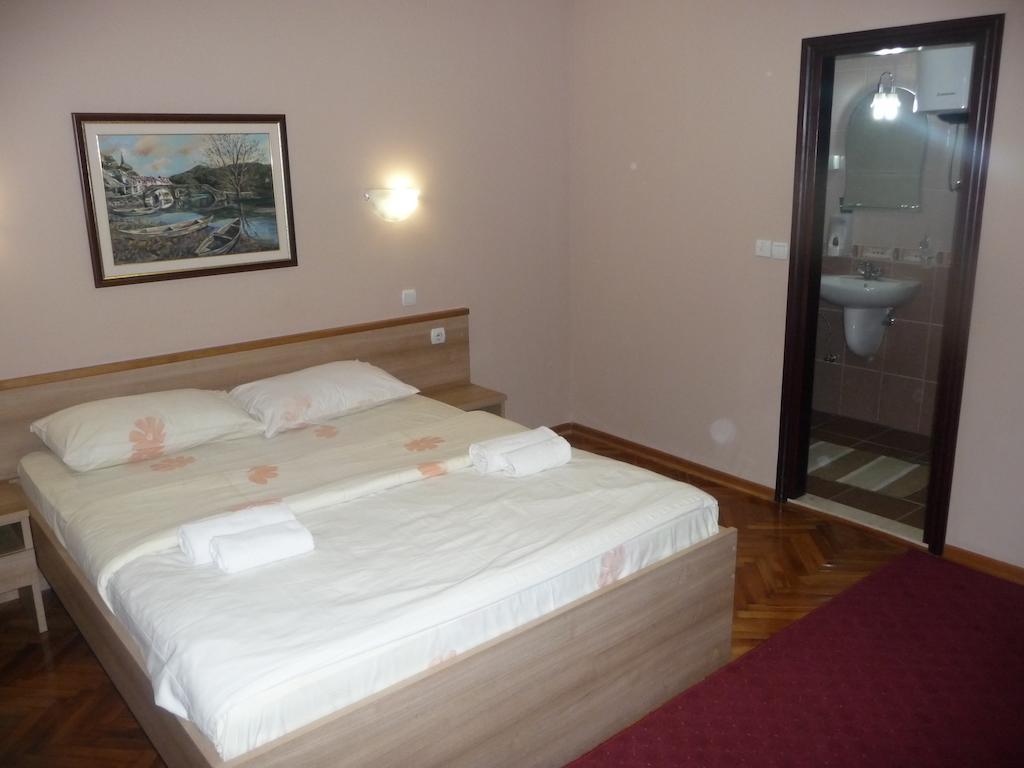 Hotel Ambiente Podgorica Kamer foto